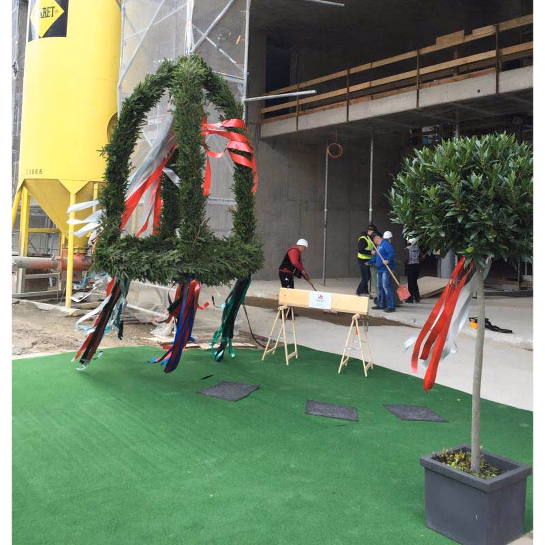 Richtkrone – Floristik mieten bei Unique Event Rental Hamburg