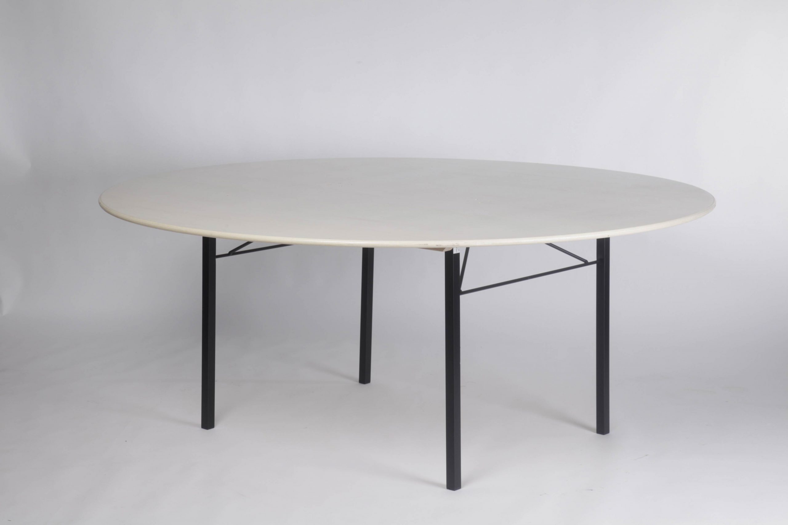 Bankett-Tisch 200cm mit runder heller Tischplatte und schwarzem Gestell