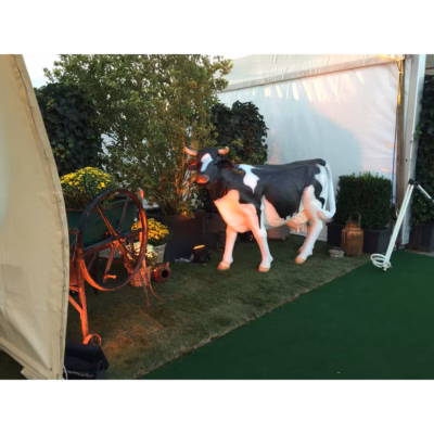 Landhaus / Deko- Kuh, lebensgroß mieten bei Unique Event Rental Hamburg