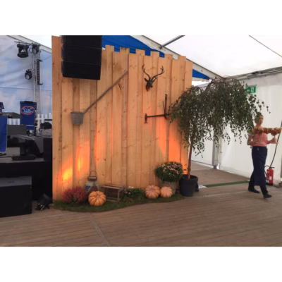 Sichtschutz Holz hell – Absperrsysteme, Stative, Raumteiler mieten bei Unique Event Rental Hamburg