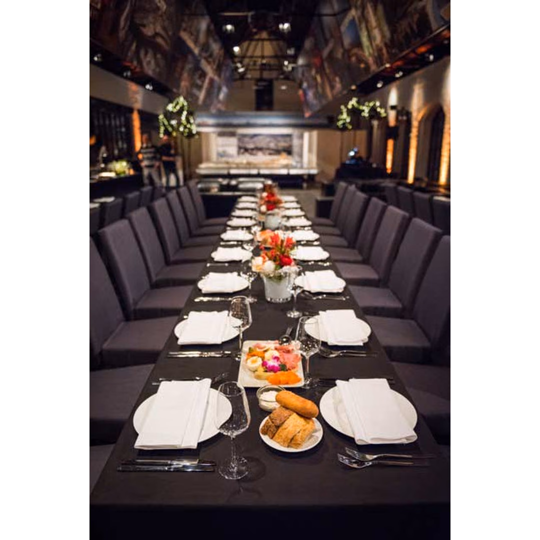 Tischdecke schwarz in Dekostoff – Tischwäsche und Zubehör mieten bei Unique Event Rental Hamburg