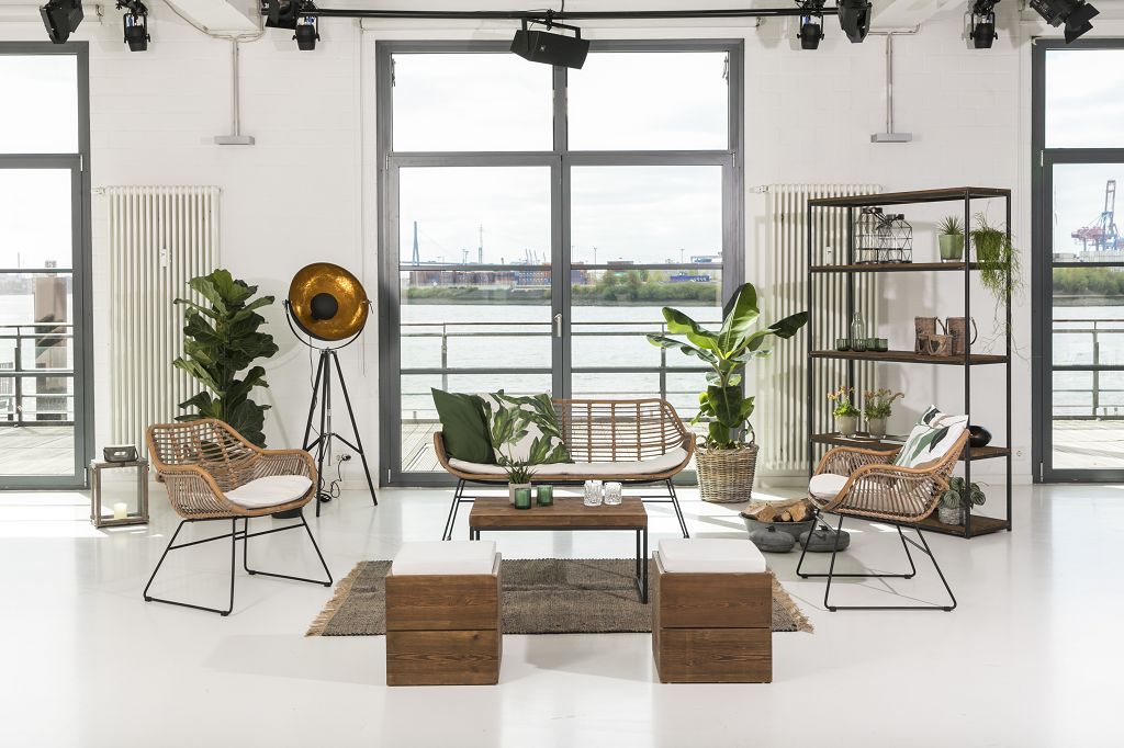 Bari WHITE Hocker im hellen Lounge-Setup