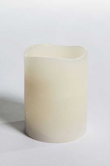 LED-Kerze weiß in zylindrischer Stumpenform